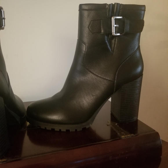 Boot - Picture 3 of 3